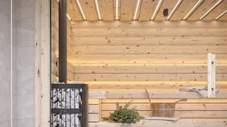 Как осветить двор, баню или бассейн: выбираем влагозащищенную LED-ленту