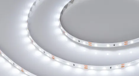 Сравнение светодиодных лент 12 Вольт и 24 Вольта: что лучше?